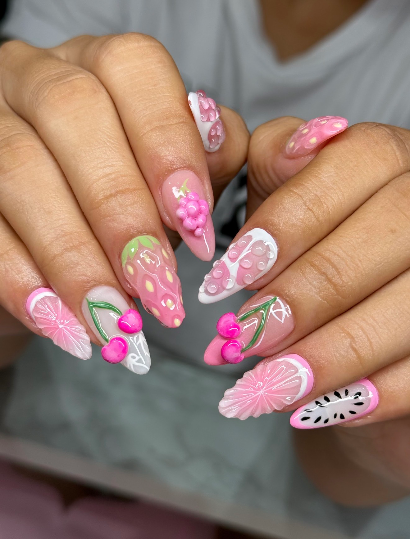 Uñas Gel X elegantes con diseño artístico NmNailBar